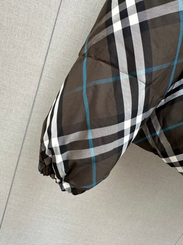 33676960 BRBY Check-Lined Puffer Jacket