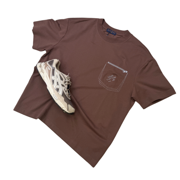 LVE BERGUNDY POCKET PATCH T-SHIRT