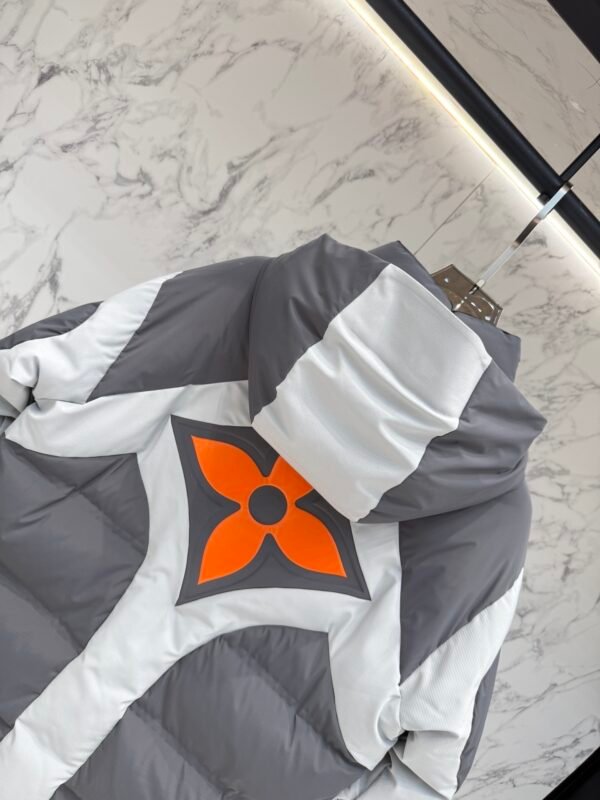 5f9cd683 LV VOLCANIC ASH HOODED COAT