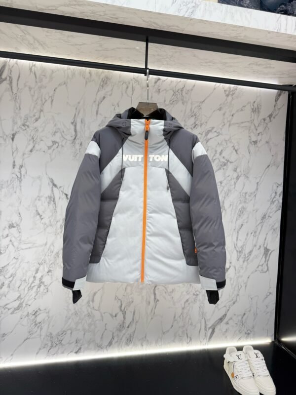 67b105b2 LV VOLCANIC ASH HOODED COAT