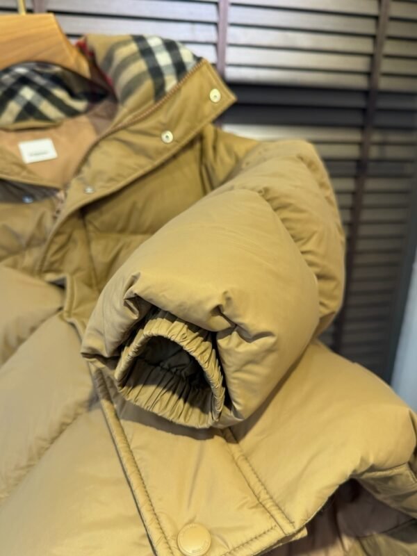 BRBY Hooded Puffer Jacket - Beige