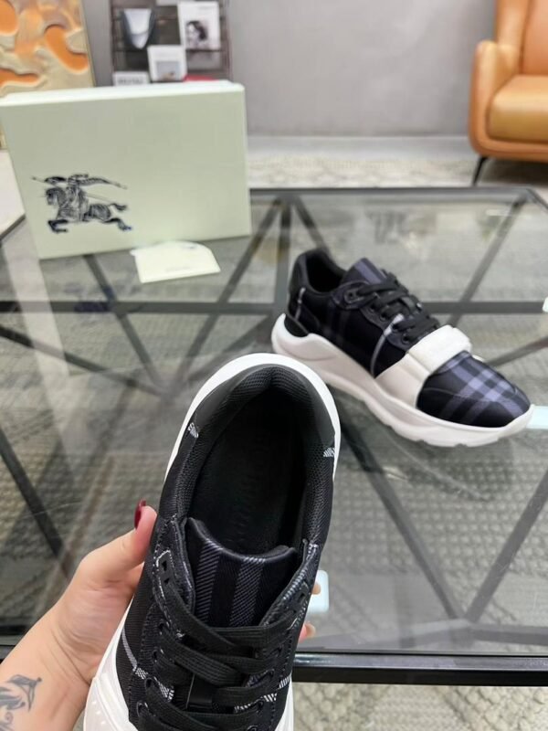 BRBY BLACK CHECK STRAP TRAINERS