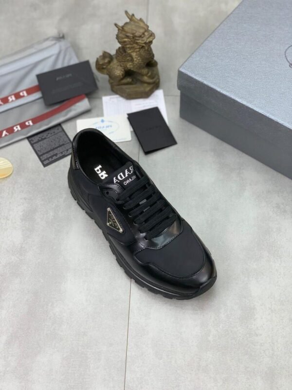 PRDA All-Black Trainers