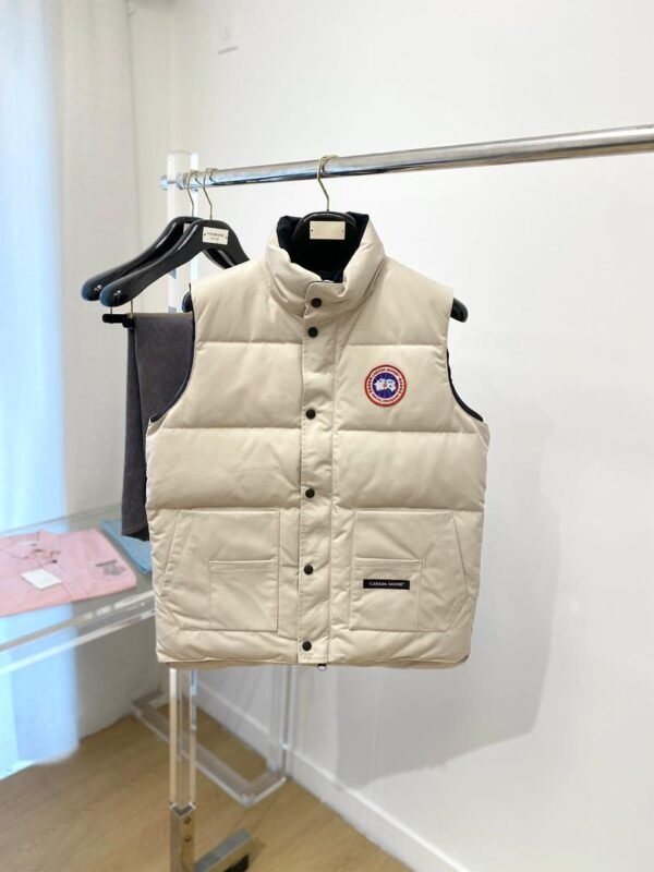 CG ROUNDED COLLAR PUFFER GILET VEST