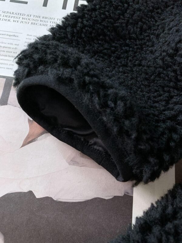 CD TEDDY FLEECE IN BLACK