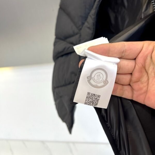 b5852375 MNCLR Padded Gilet - Black