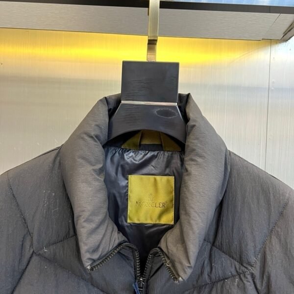 cd8e3277 MNCLR Padded Gilet - Black