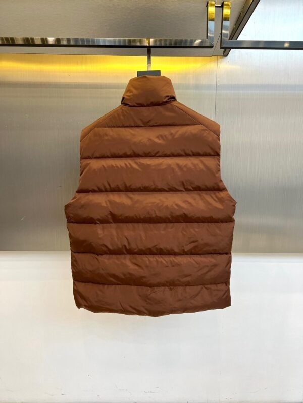 056730b5 PRDA Quilted Zip Gilet - Brown