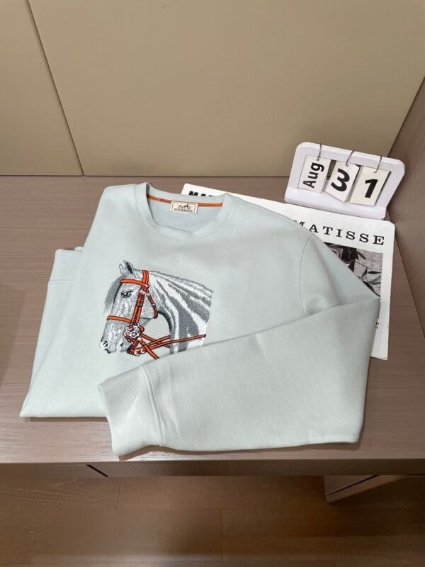 HRMS Embroidered Horse Crew Neck Jumper – White