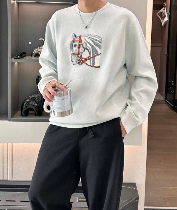 HRMS Embroidered Horse Crew Neck Jumper – White