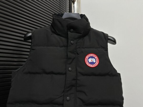 CG Puffer Gilet with Front Pockets - Black