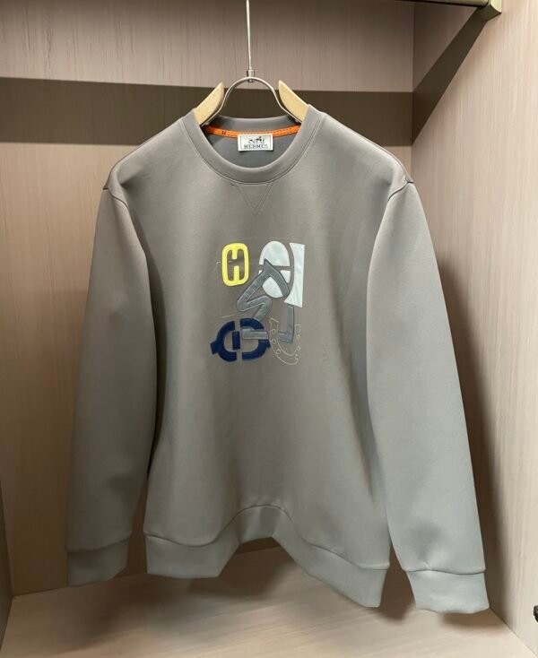 HRMS Graphic Appliqué Jumper – Taupe