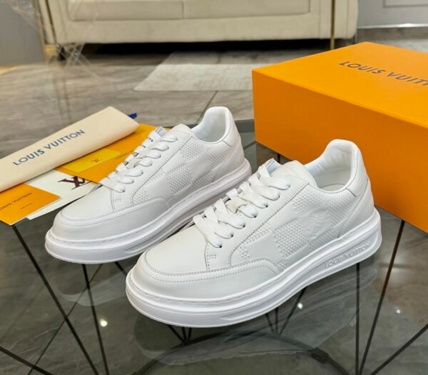 1 LVE All White Low-Top Trainers