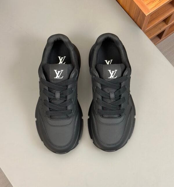 1 LVE Classic All Black Low Trainers