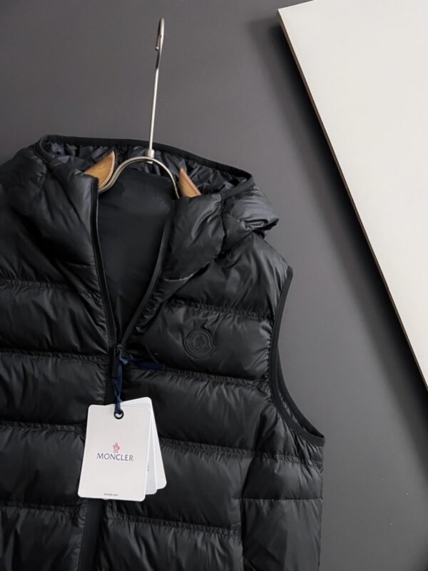 MNCLR Puffer Gilet - Black