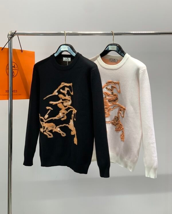 16ad35b8 HRMS Crew Neck Jumper with Horse Motif