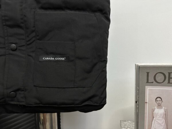 CG Puffer Gilet with Front Pockets - Black