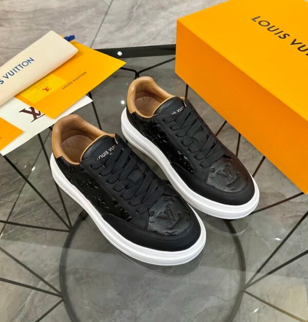 LVE Black Tan Low-Top Trainers