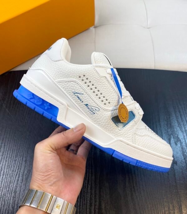 2 LVE Trainer Sneaker – White Blue Rubber Sole