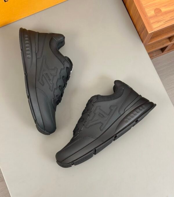 2 LVE Classic All Black Low Trainers