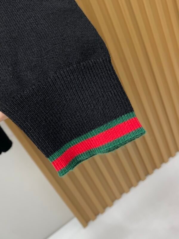 GCCI Crew Neck Jumper With Signature Stripe Trim