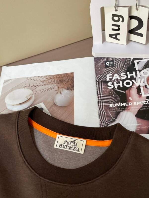 HRMS Horse Motif Crew Neck Jumper