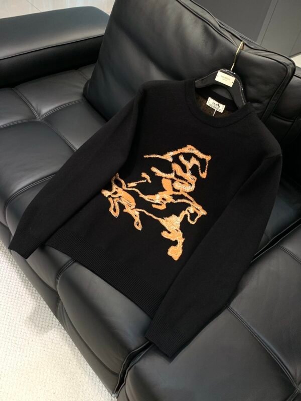 278e34f6 HRMS Crew Neck Jumper with Horse Motif
