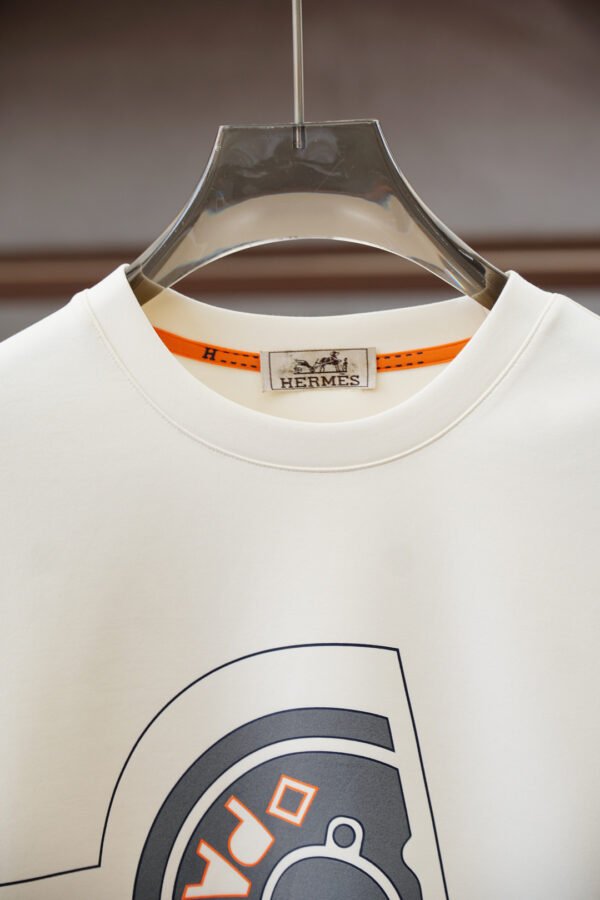 HRMS Classic Crew Neck Jumper - White