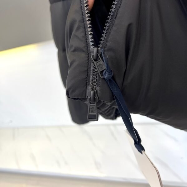 MNCLR Hooded Puffer Jacket - Black