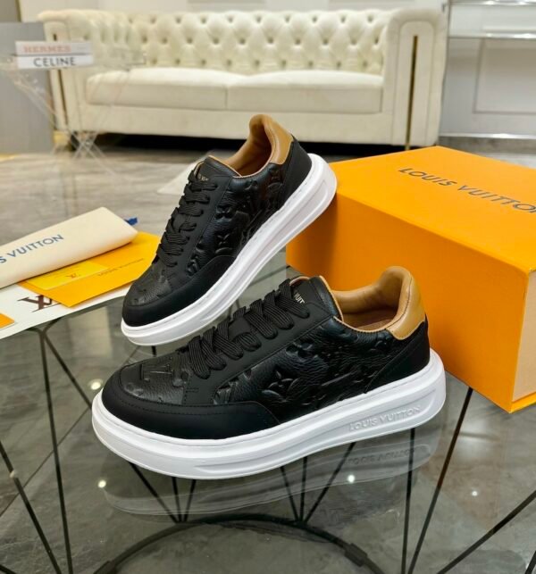 LVE Black Tan Low-Top Trainers