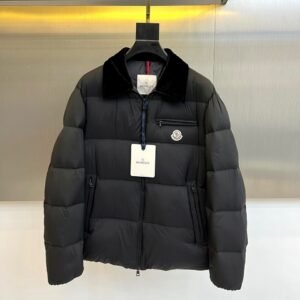 MNCLR Hooded Puffer Jacket - Black