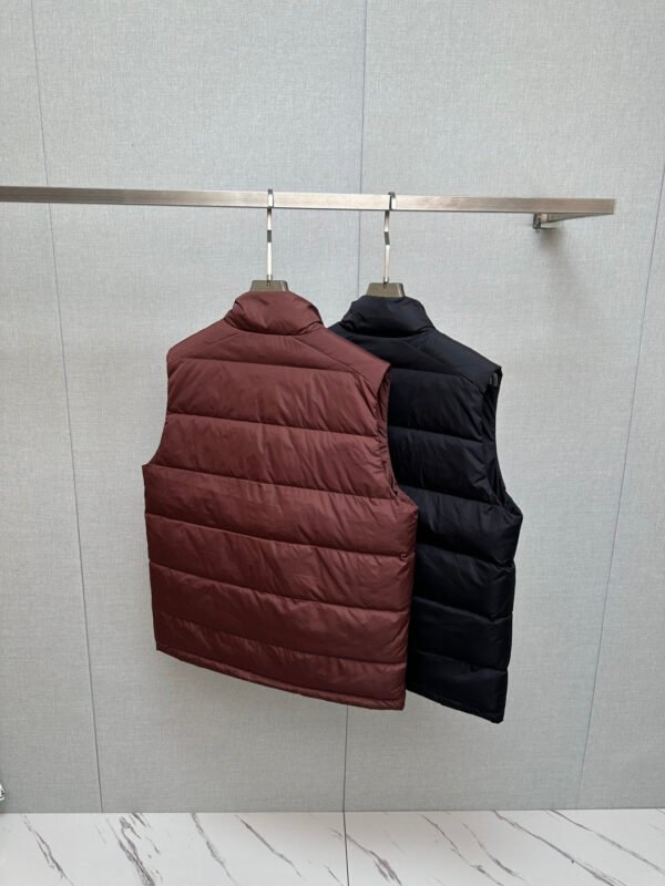 3a53cea5 PRDA Quilted Zip Gilet - Burgundy