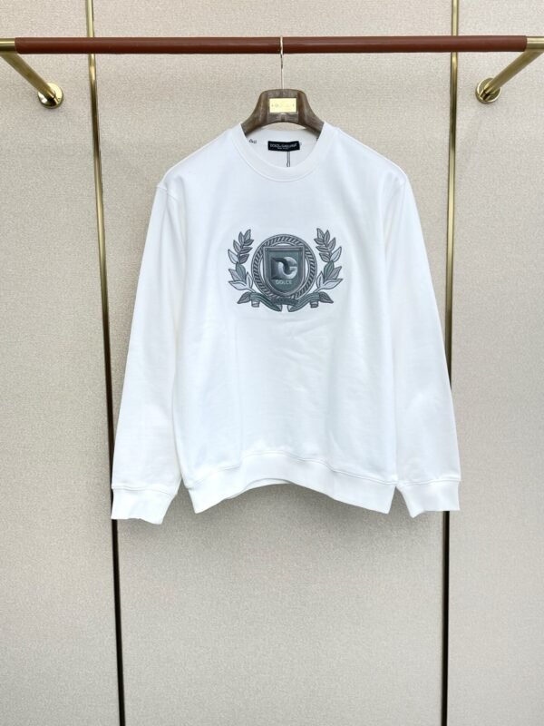 DG Crest Embroidered Crew Neck Jumper
