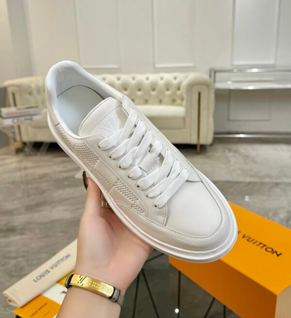 4 LVE All White Low-Top Trainers