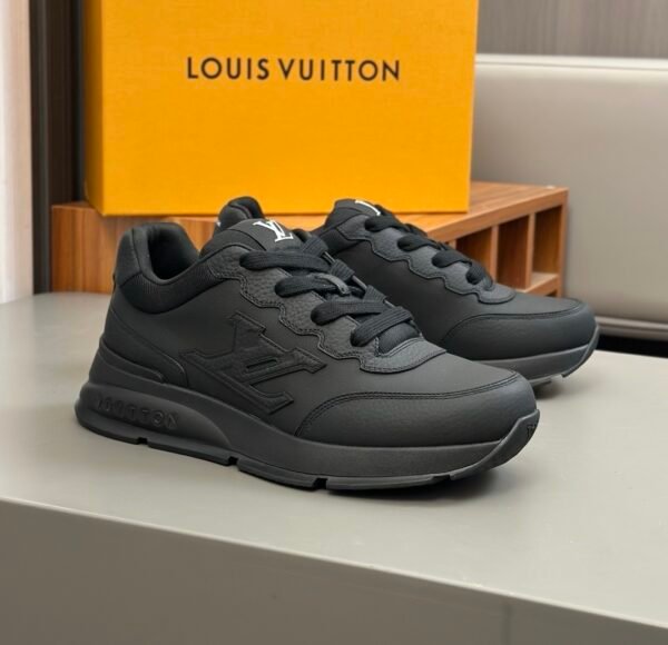 4 LVE Classic All Black Low Trainers