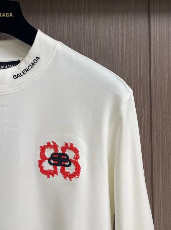 BLNCG Embroidered Logo Crew Neck Jumper – White