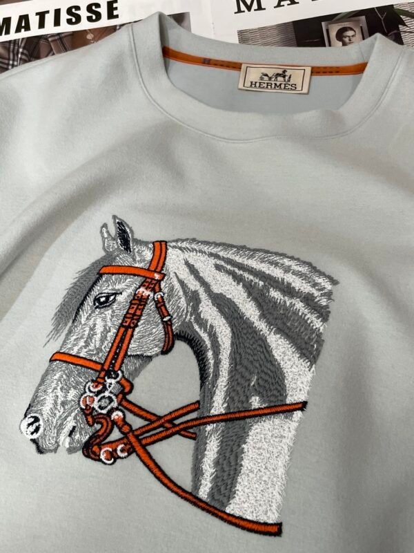 HRMS Embroidered Horse Crew Neck Jumper – White