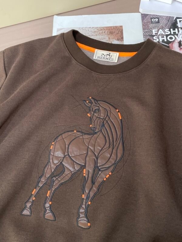 HRMS Horse Motif Crew Neck Jumper