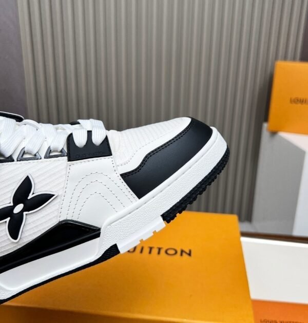 LVE Streetwear Trainer Sneaker – White Black Edition