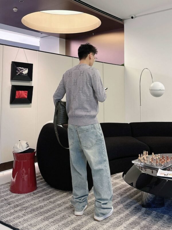 53c2cdd8 HRMS Monogram Crew Neck Jumper - Grey