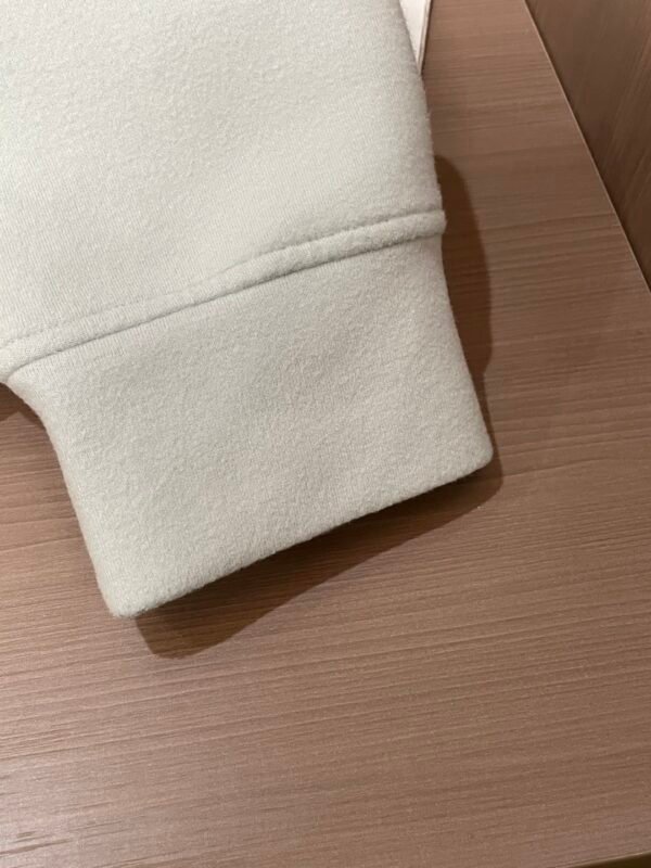 HRMS Embroidered Horse Crew Neck Jumper – White