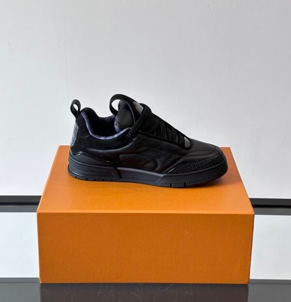 LVE Skate Grained Leather Trainer - Black