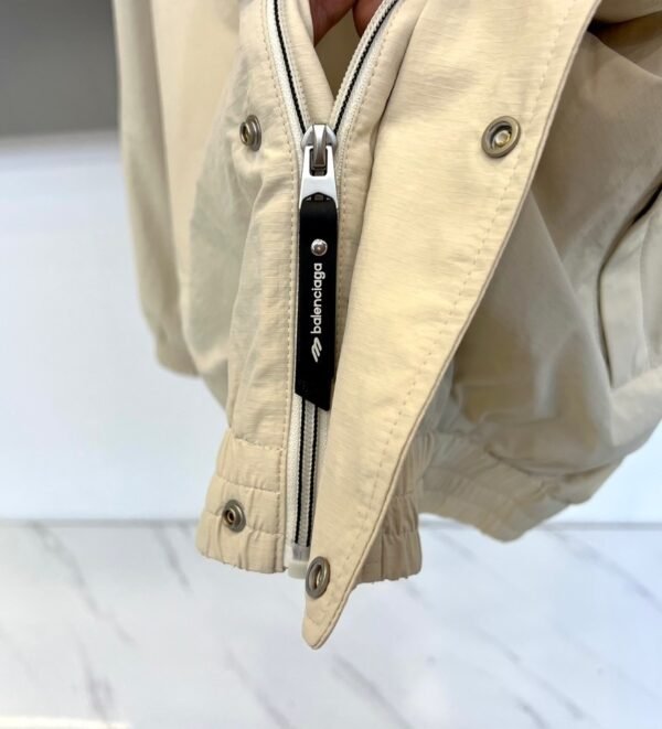 6 BLNCG 3B Sports Logo Hooded Jacket - Light Beige