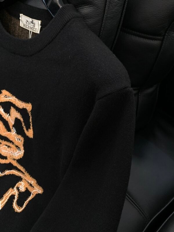 6bff69dd HRMS Crew Neck Jumper with Horse Motif