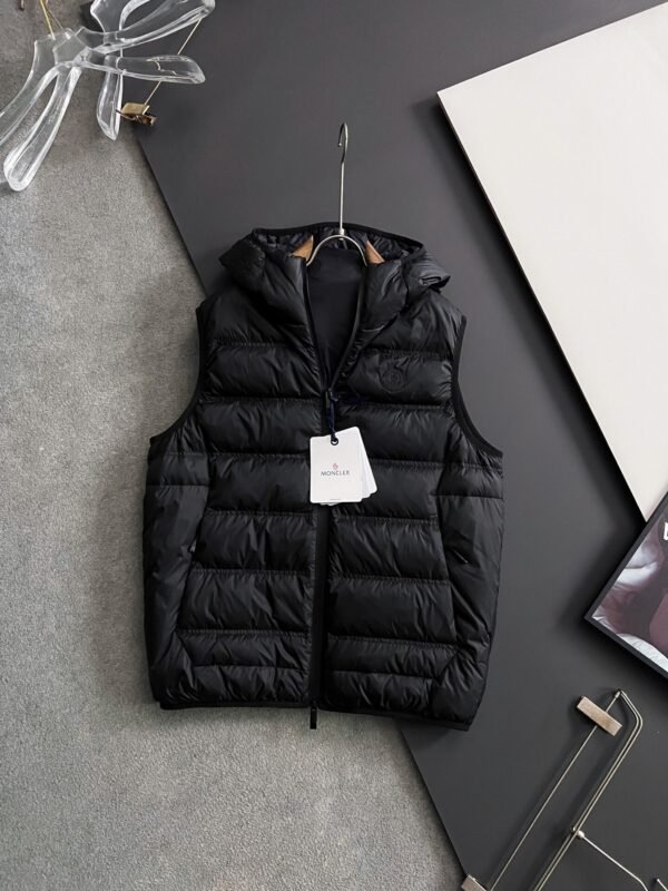MNCLR Puffer Gilet - Black