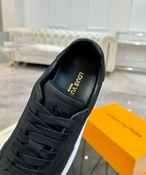 LVE Low-Top Trainers - Black