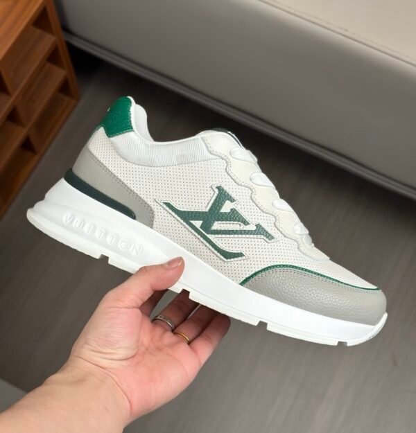 7 LVE White & Green Low-Top Trainers