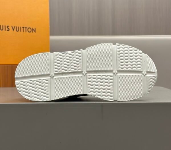 LVE White & Blue Low-Top Trainers