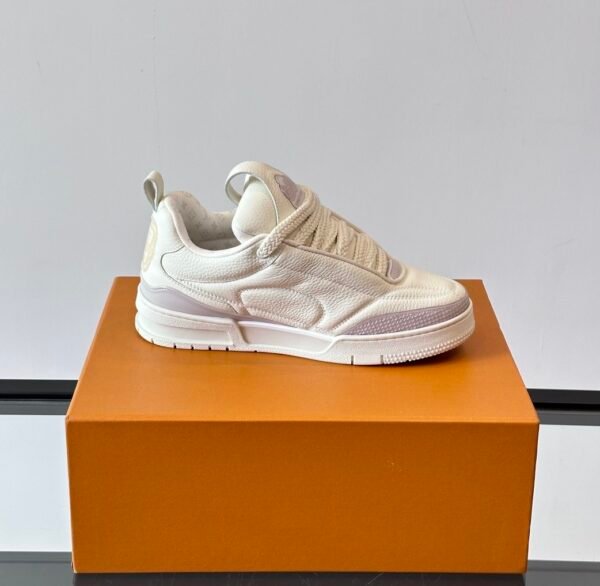 LVE Skate Grained Leather Trainer – White