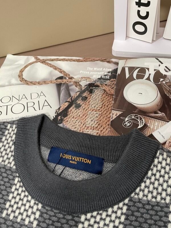 LVE Check Pattern Knit Jumper - Grey